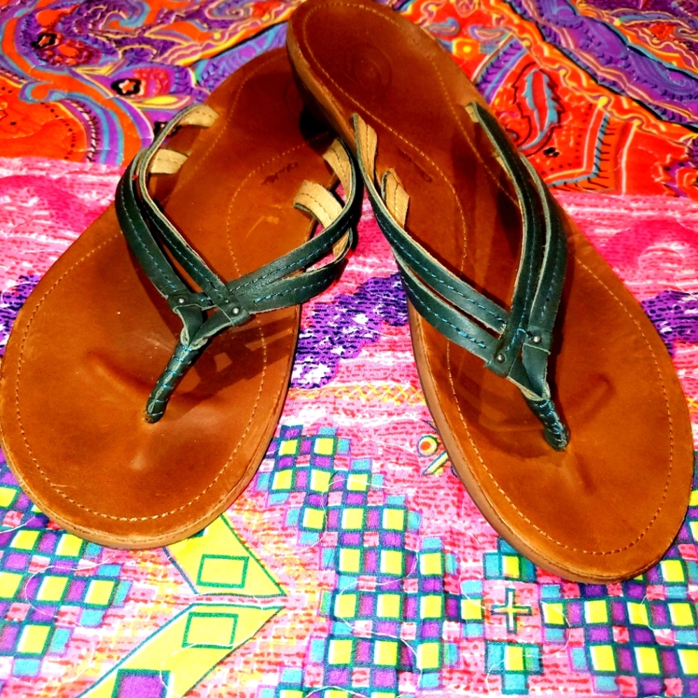 OluKai Sandals